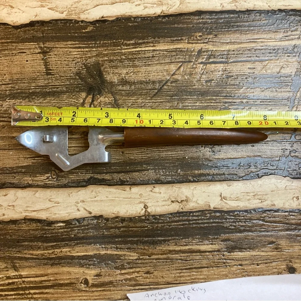 Vintage 3 way manual can opener